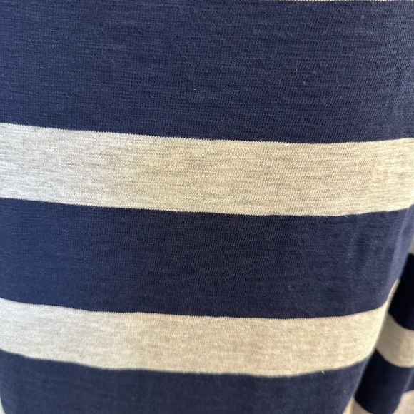 Old Navy Dress. Size Large. Navy and light grey. - Picture 3 of 7